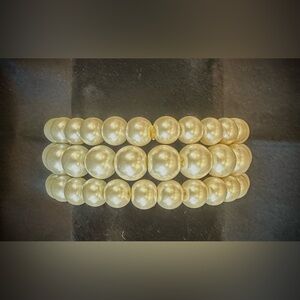 Elegant Cream Pearl Bracelet